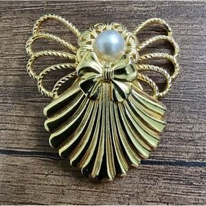 Vintage Jane Davis Signed Angel Brooch With Faux Pearl Gold Tone 1997 J71